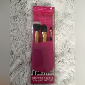 Danielle Creations Cosmetic Brushes & Cleaning Matt set of 3 brushes